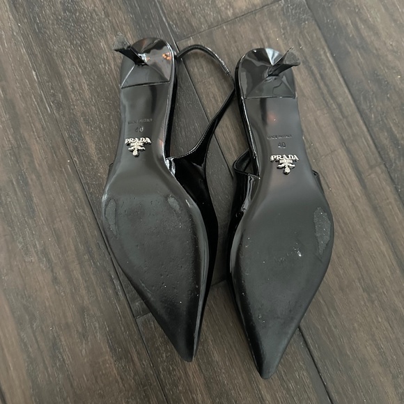 PRADA Patent Leather Puff Logo Kitten Heel Pump Sz 39 NEW damaged - Picture 2 of 4